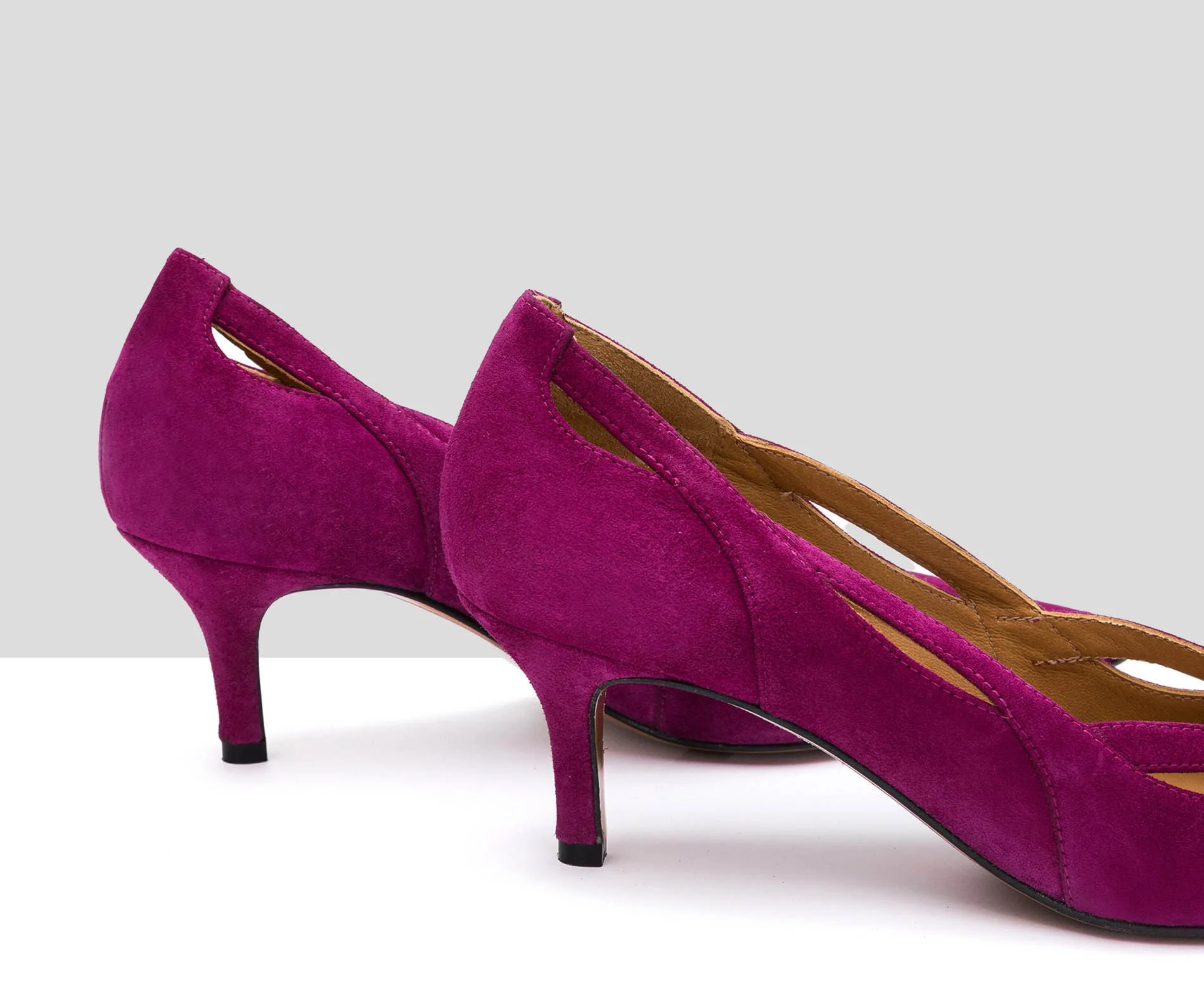 Zapato de mujer en piel con tacón medio. Ilvy - Image 4