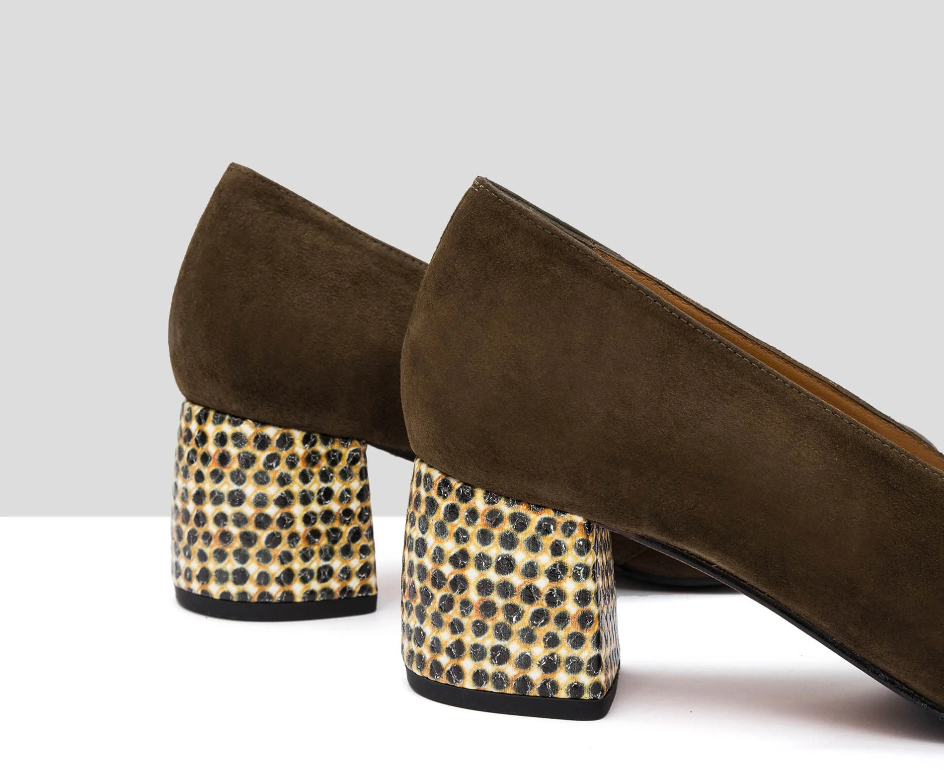 Zapato de mujer en piel con tacón medio. Irenia - Image 4