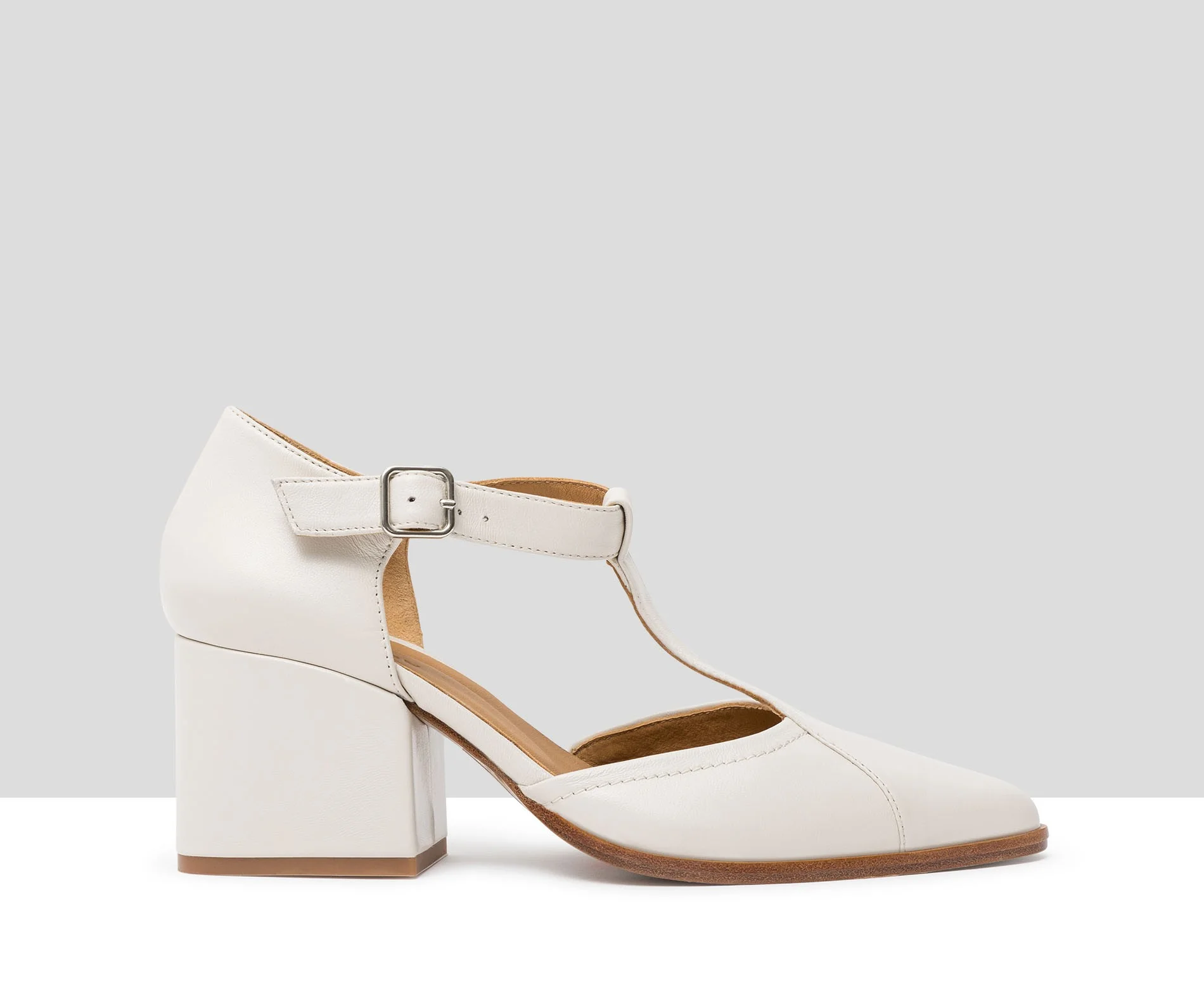 Zapato de mujer en piel con tacón medio. Janys - Image 2