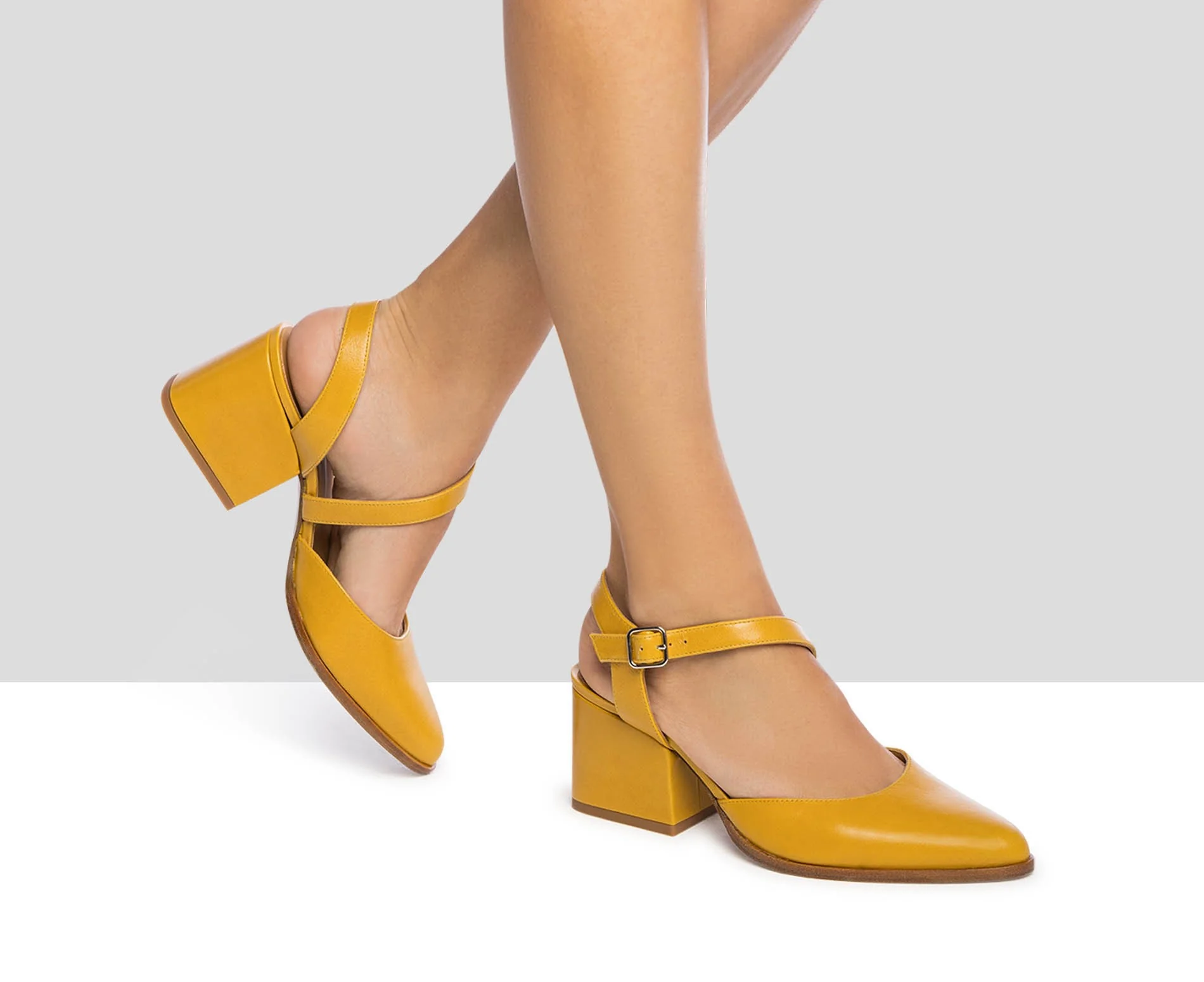 Zapato de mujer en piel con tacón medio. Joby - Image 6