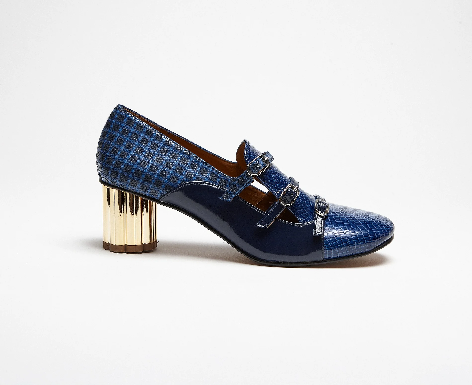 Zapato de mujer en piel con tacón medio. Kalira - Image 2