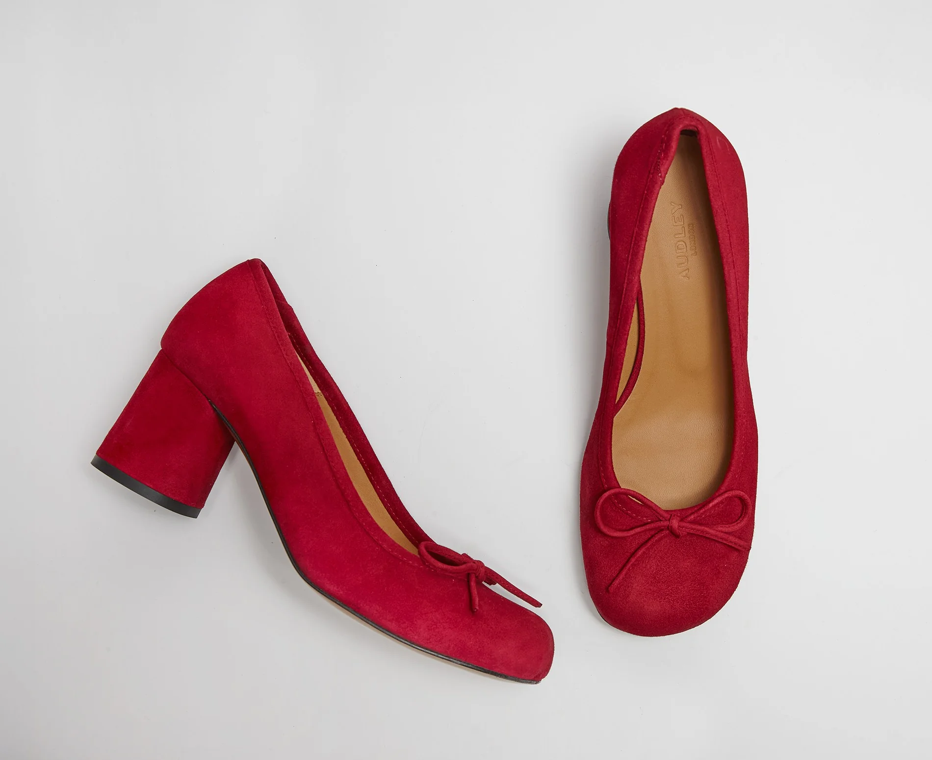Zapato de mujer en piel con tacón medio. Kanna - Image 3