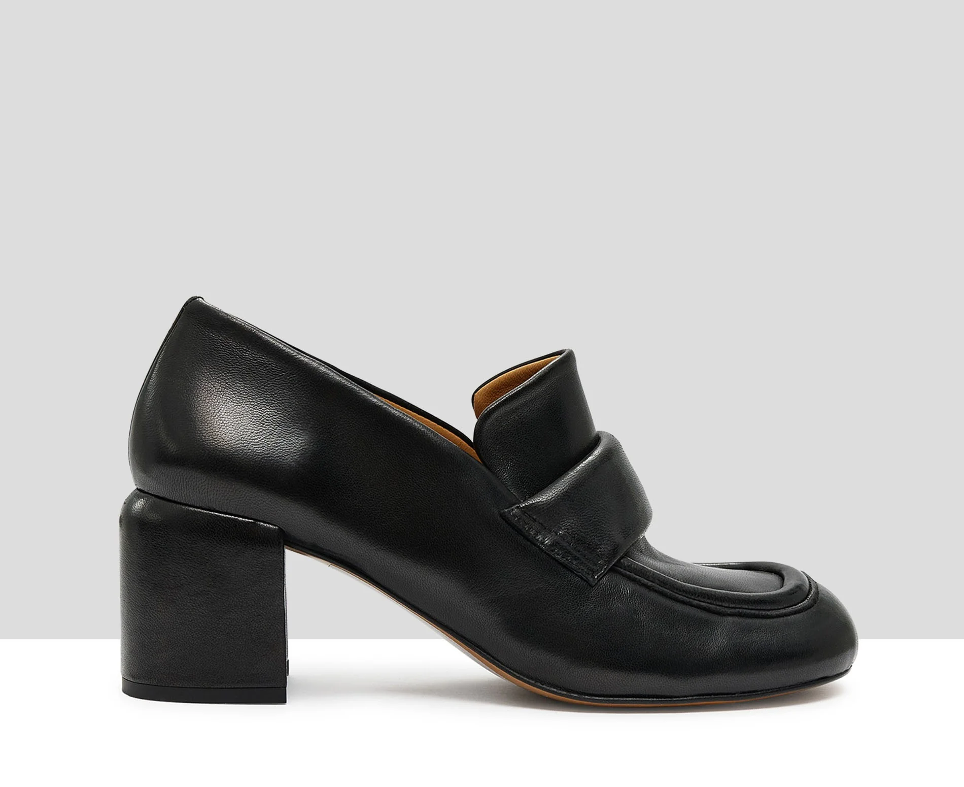 Zapato de mujer en piel con tacón medio. Kira - Image 2