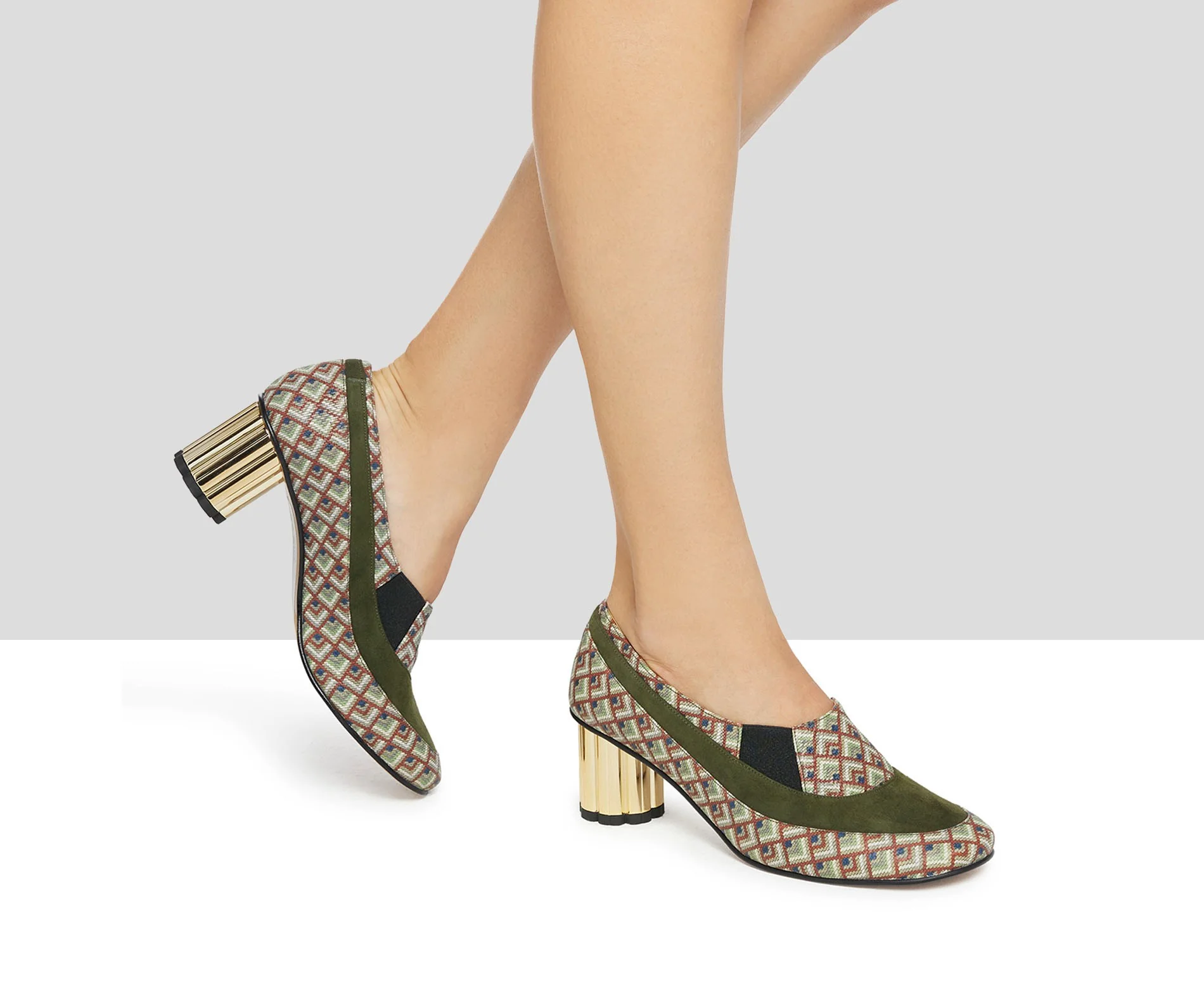 Zapato de mujer en piel con tacón medio. Kuka - Image 3