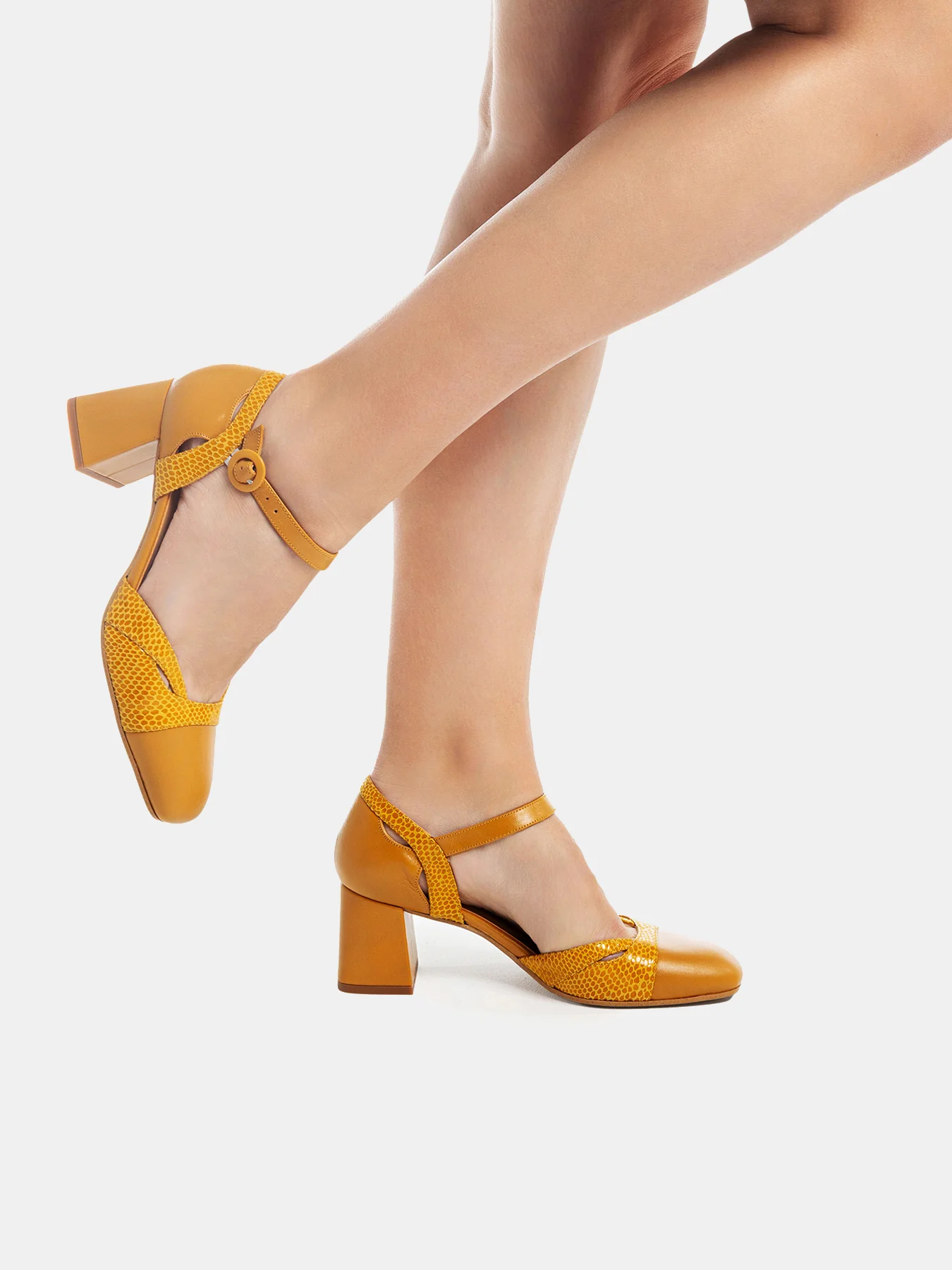 Zapato de mujer en piel con tacón medio. Loren - Image 4