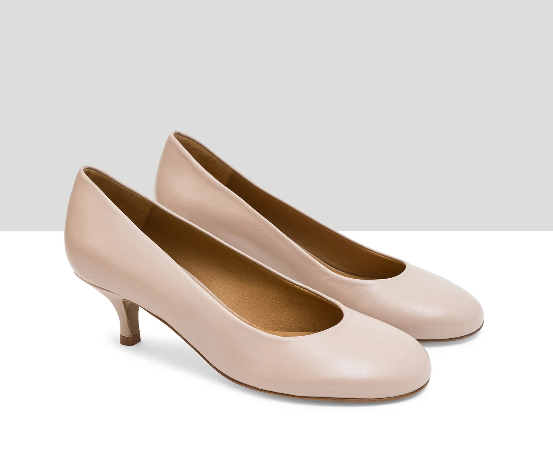 Zapato de mujer en piel con tacón medio. Lydia - Image 3
