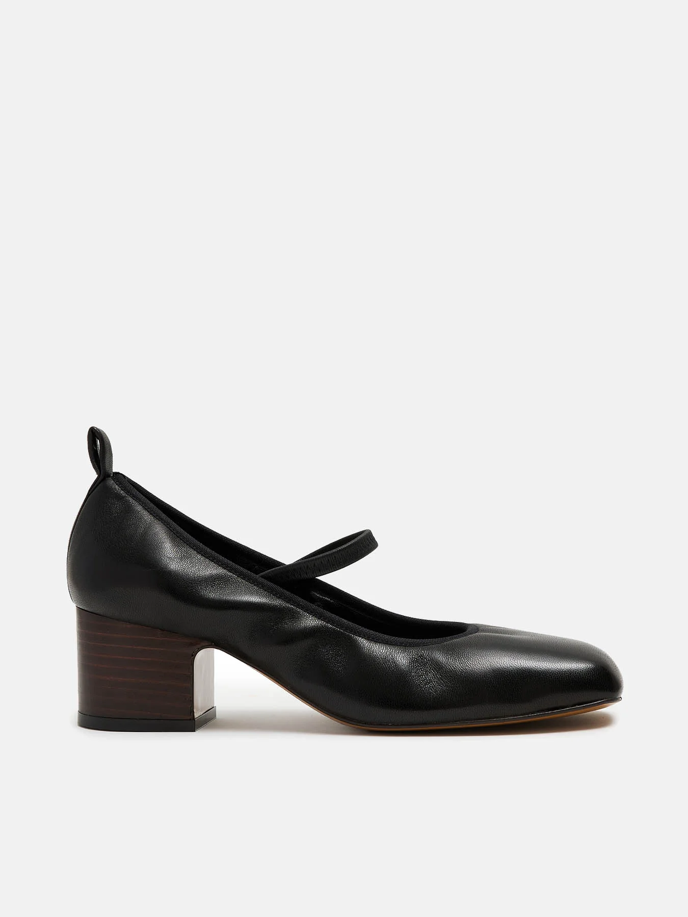 Zapato de mujer en piel con tacón medio. Nicole